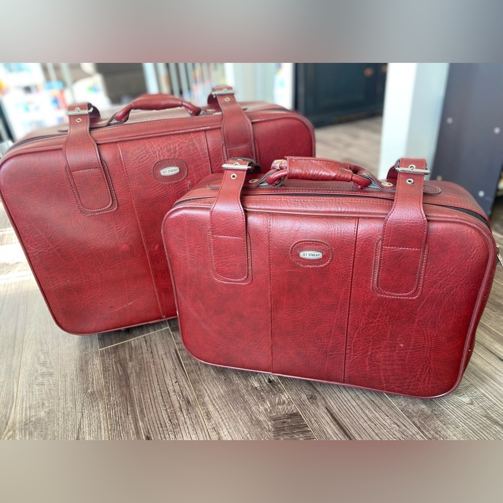 Vintage Jet Stream 2 piece luggage set. Great condition!